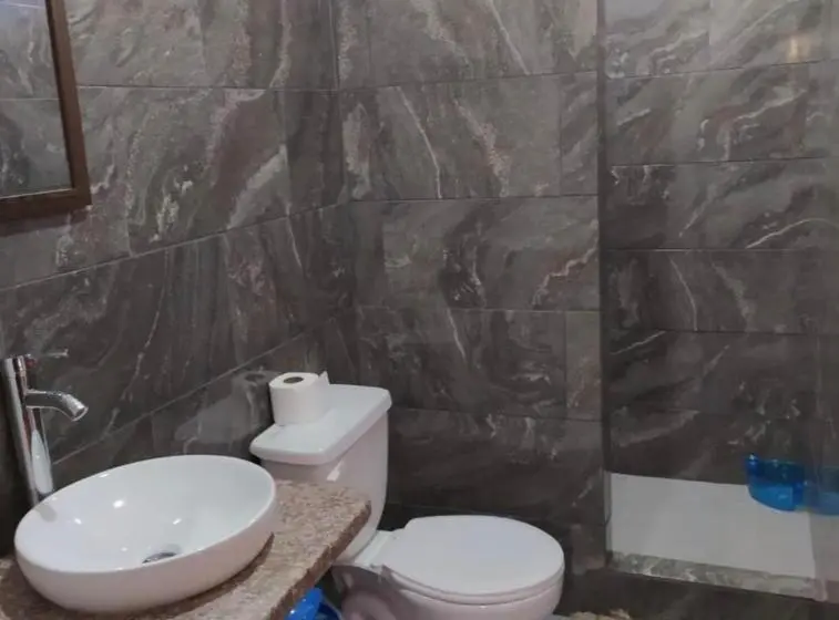اتاق لوکس با بالکن و چشمانداز دریا, Hostal Monte Libano
