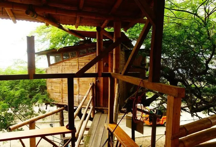 اتاق لوکس با بالکن و چشمانداز دریا, Hostal Monte Libano