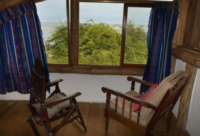 اتاق خانوادگی با چشمانداز دریا, Hostal Monte Libano