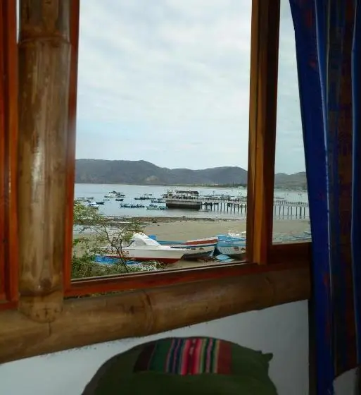 اتاق خانوادگی با چشمانداز دریا, Hostal Monte Libano