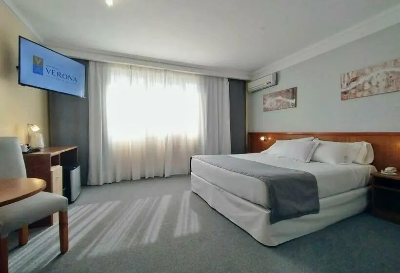 Superior-huone, Gran Hotel Verona
