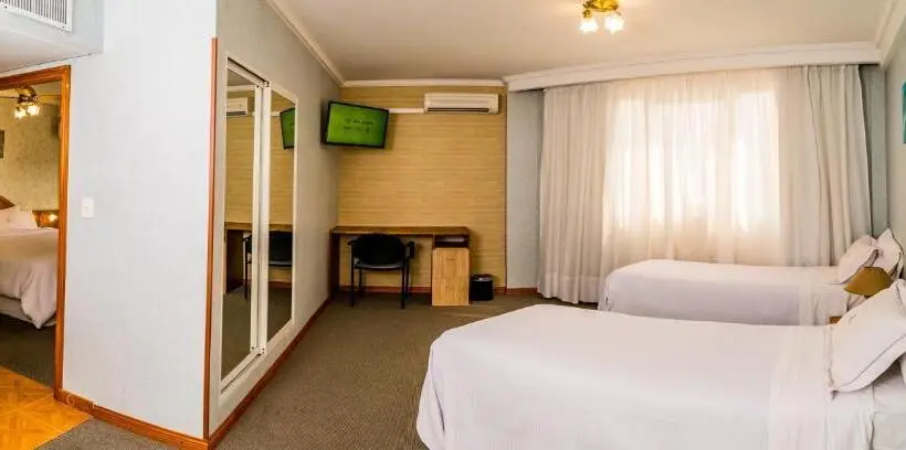 Premium Neljän Hengen Huone, Gran Hotel Verona