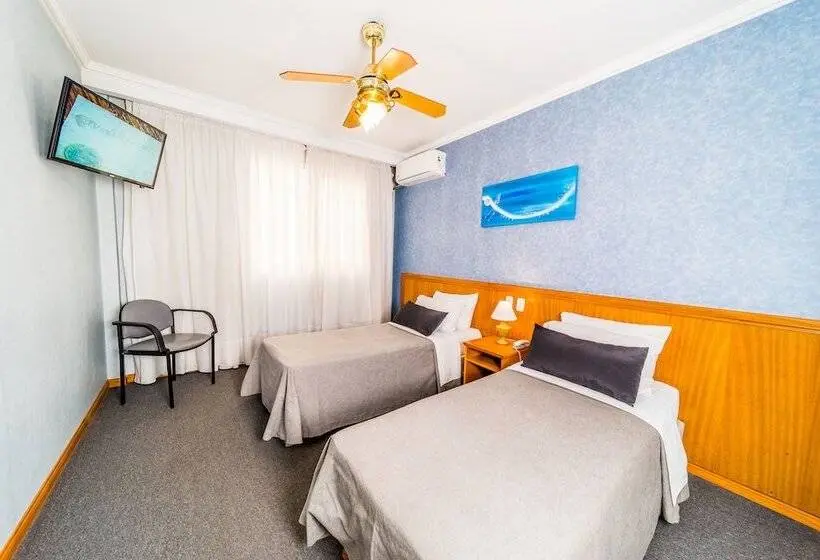 Superior Neljän Hengen Huone, Gran Hotel Verona