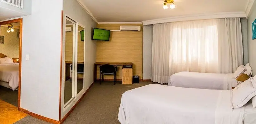 Premium Neljän Hengen Huone, Gran Hotel Verona