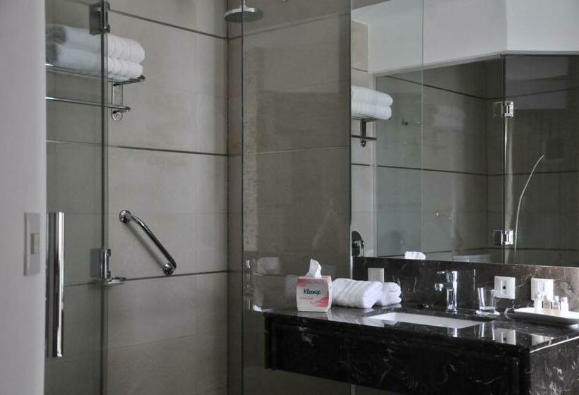 Deluxe Kamer, Antu Malal