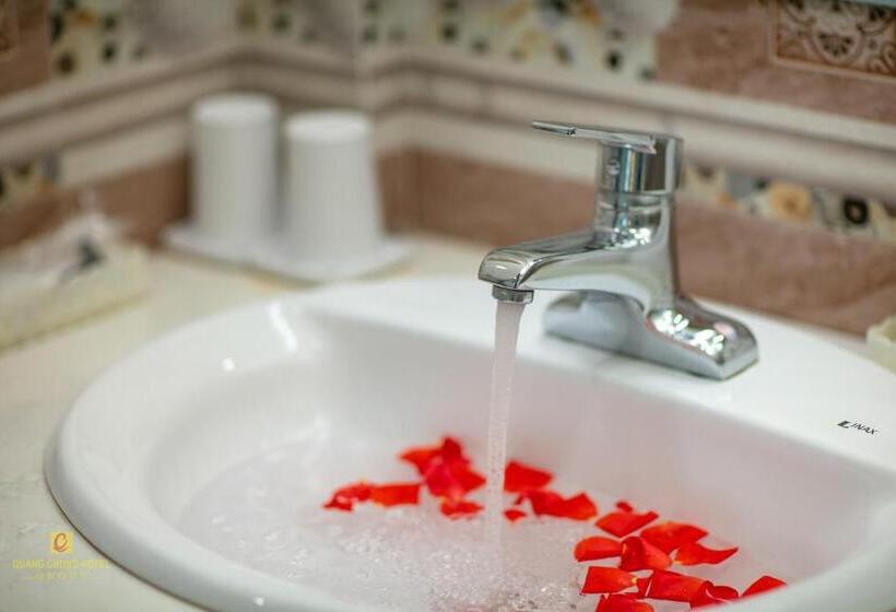 Quarto deluxe, Nhan Hoa