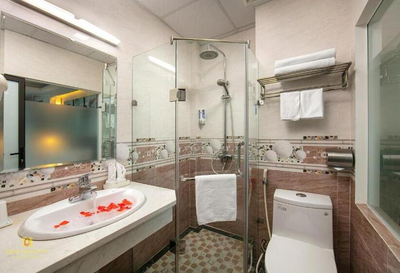 Quarto deluxe, Nhan Hoa