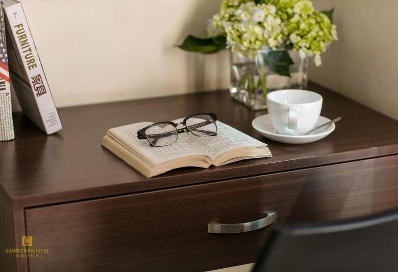 Quarto Triplo Standard com Vista, Nhan Hoa