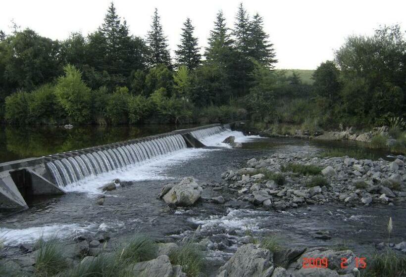 بنجلو قياسى, Cabañas Ecos Del Rio