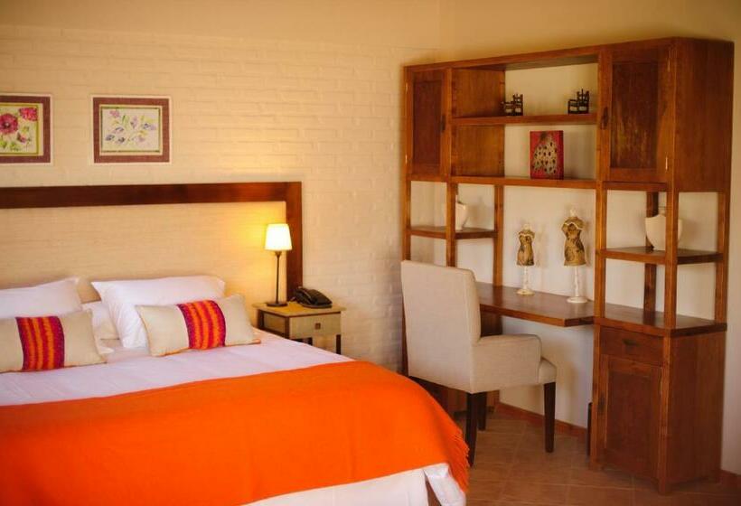 高级三人间, Casona Del Alto