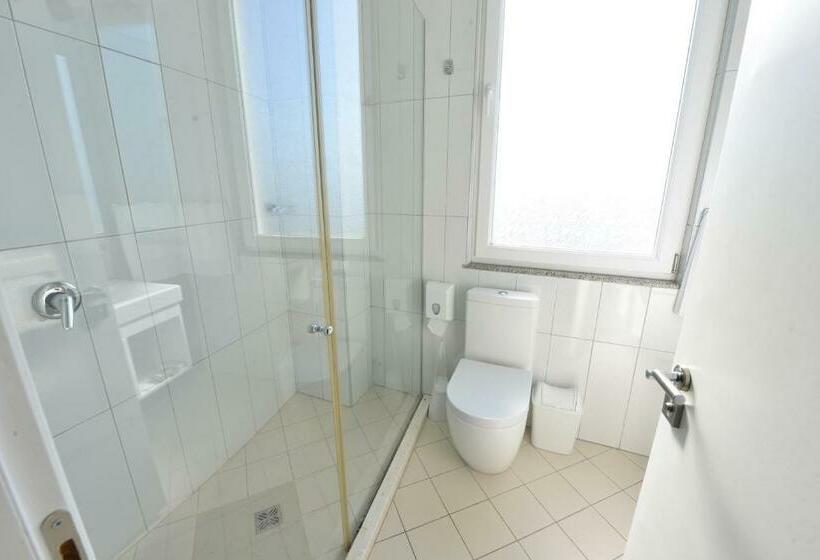 غرفة أساسية ثلاثية, Jolly