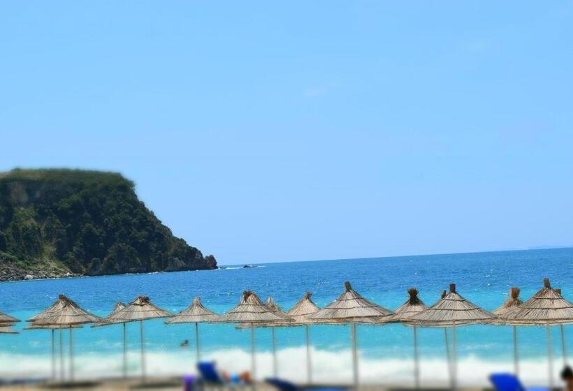 اتاق استاندارد با بالکن و چشم‌انداز دریا, Kolagji