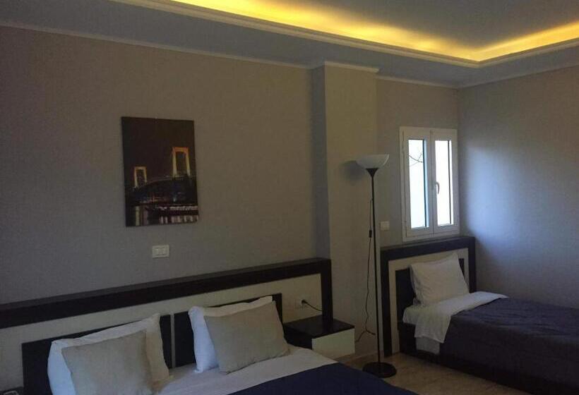 اتاق استاندارد سه نفره, Kolagji