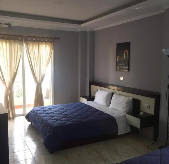 اتاق استاندارد سه نفره, Kolagji