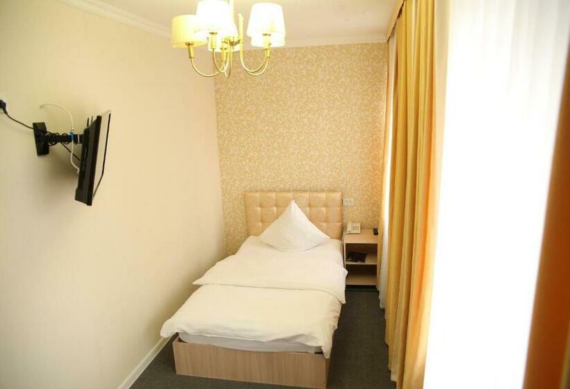 اتاق استاندارد یک نفره, Sweet Home