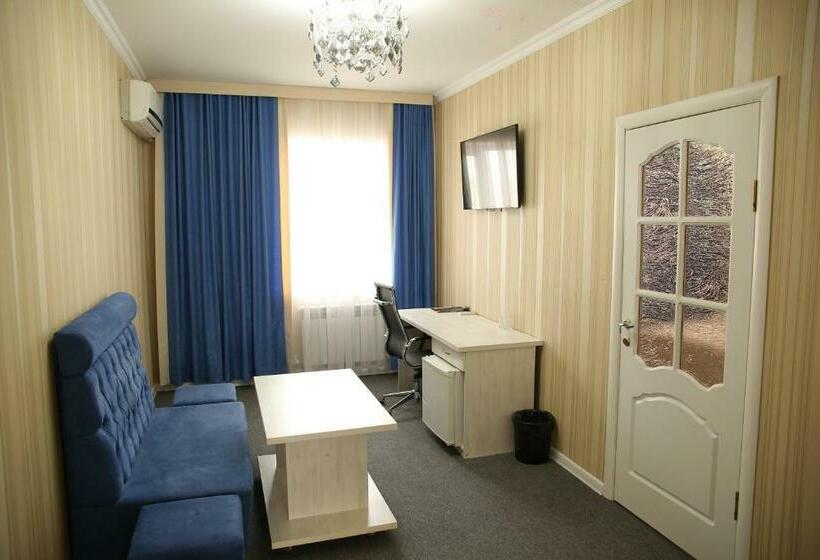 سوییت جونیور, Sweet Home