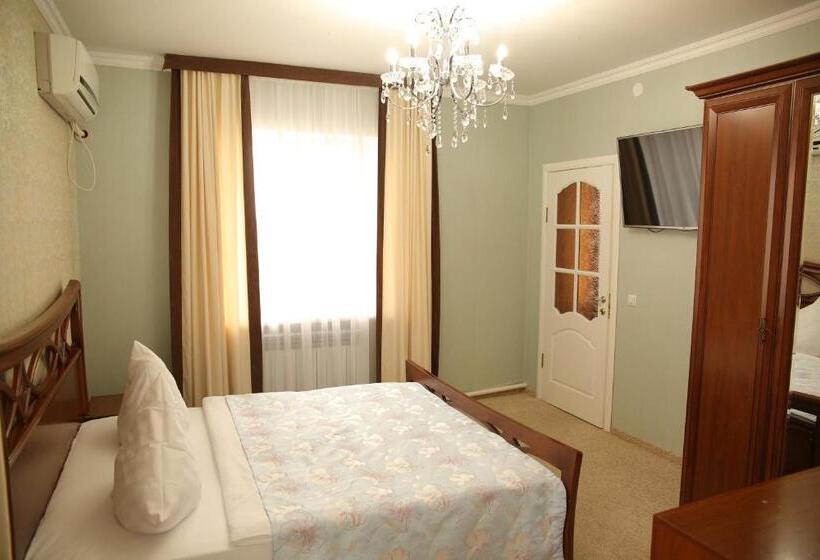 سوییت سوپریور, Sweet Home