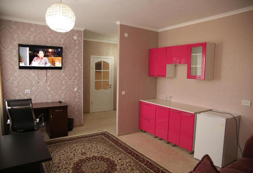 سوییت سوپریور, Sweet Home