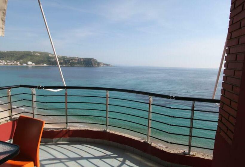 Triple Room Sea View, Veizi