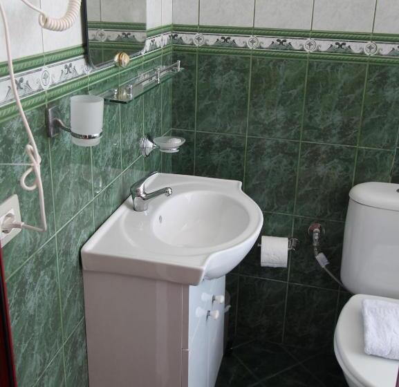 Triple Room Sea View, Veizi