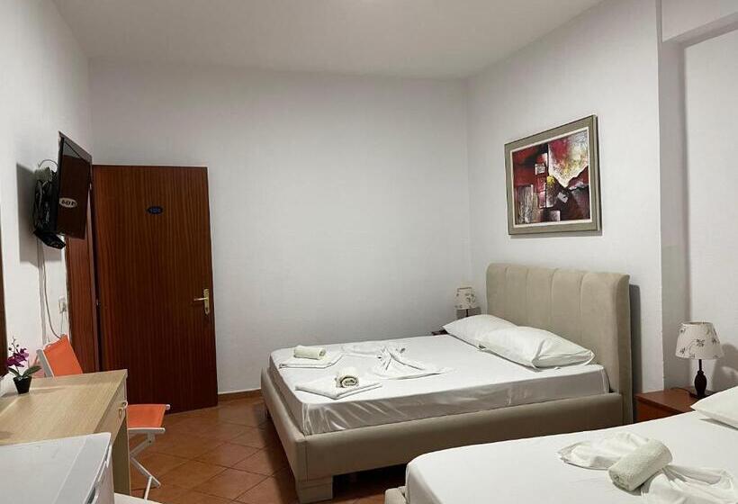 اتاق استاندارد سه نفره, Veizi