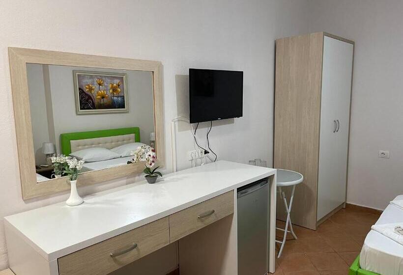 اتاق استاندارد سه نفره, Veizi