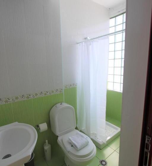 اتاق استاندارد چهارنفره با بالکن, Veizi