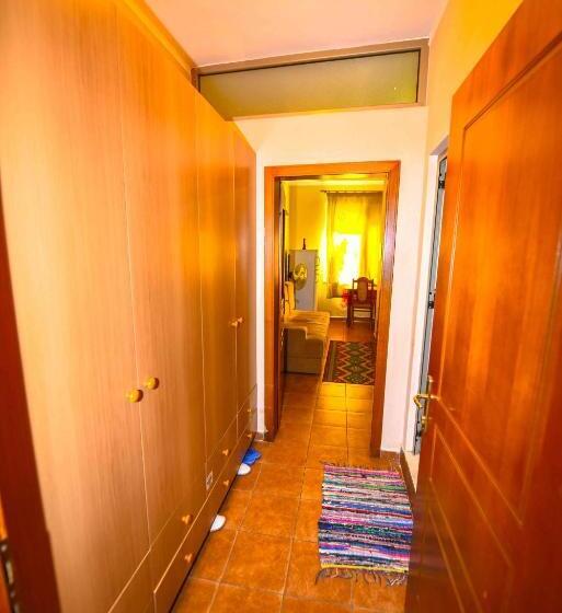 家庭间, Pemaj Hostel