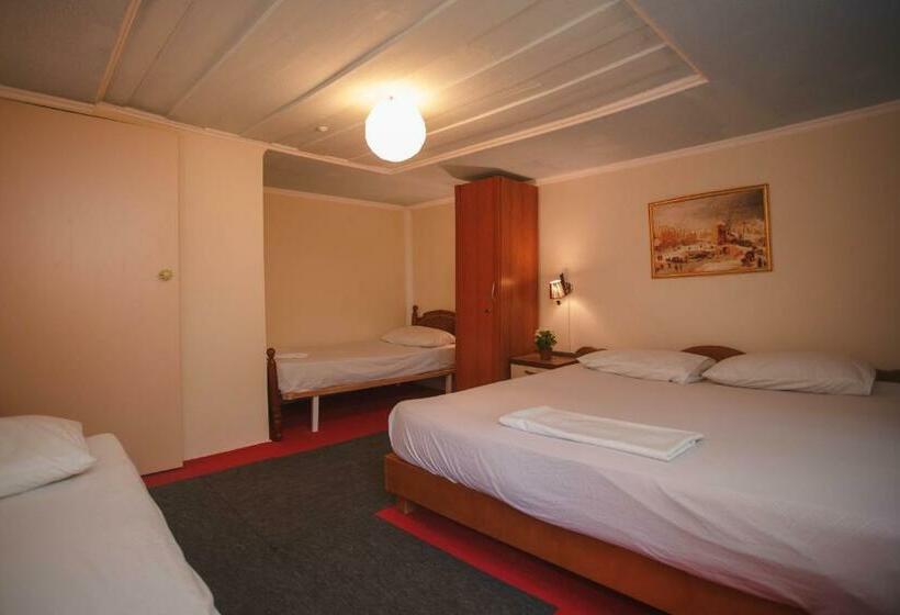 스탠다드 룸, The Wanderers Hostel