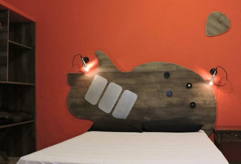 Номер Стандарт Трехместный, Carrusel Art Hostel