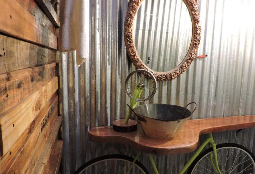 家庭间, Carrusel Art Hostel