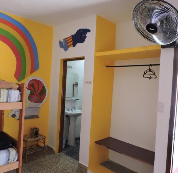 Пятиместный Стандартный Номер, Carrusel Art Hostel