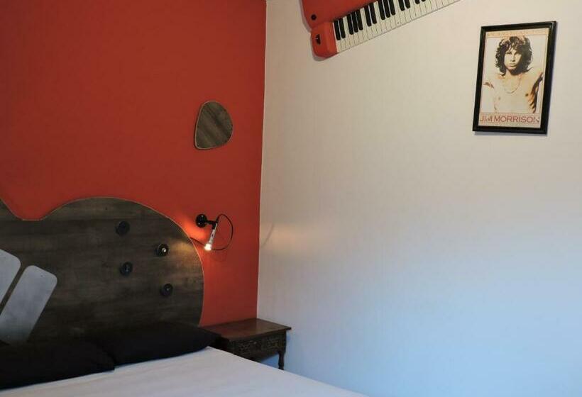 Номер Стандарт Трехместный, Carrusel Art Hostel