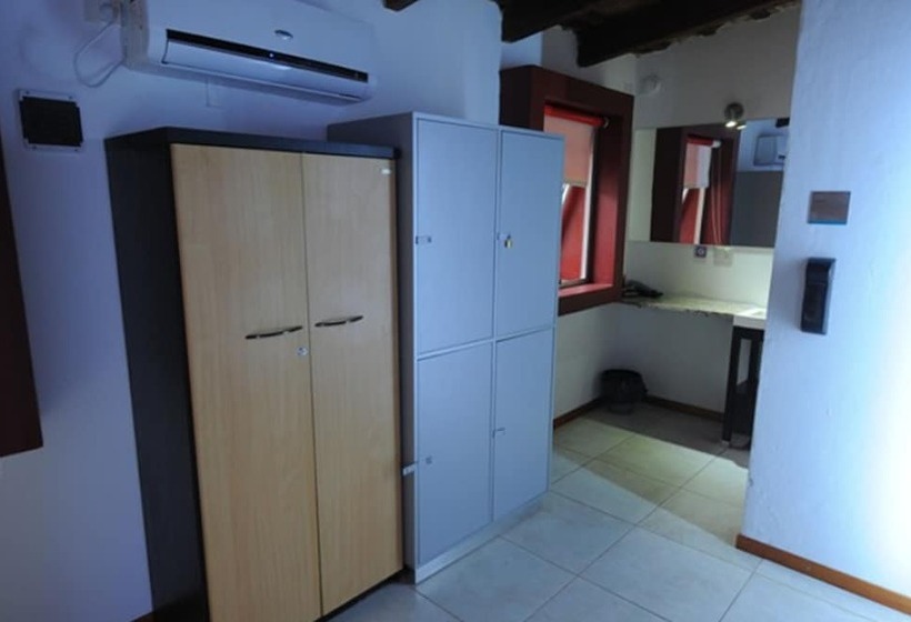 Vuode Makuusalissa, Hostel Unico
