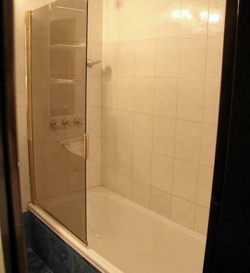 スタンダードトリプルルーム, Aiello