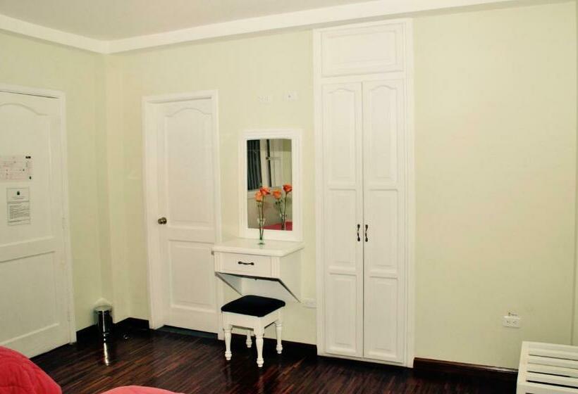 اتاق سوپریور, Europa