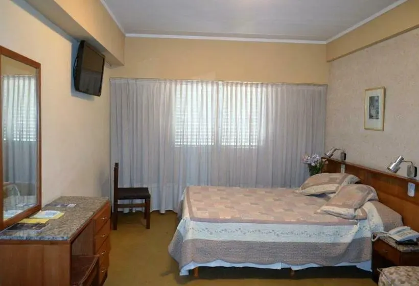 اتاق استاندارد سه نفره, Hostal Santa Fe De La Veracruz