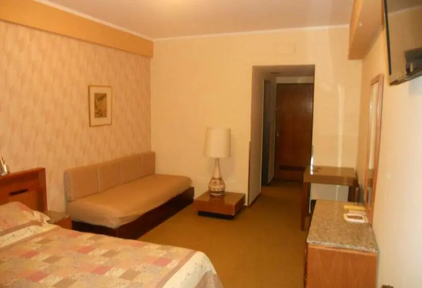 اتاق استاندارد سه نفره, Hostal Santa Fe De La Veracruz