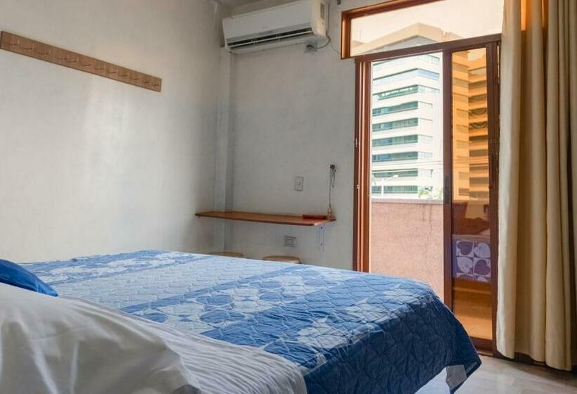 اتاق استاندارد, Livingston Inn