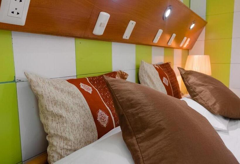 اتاق استاندارد یک نفره, Livingston Inn