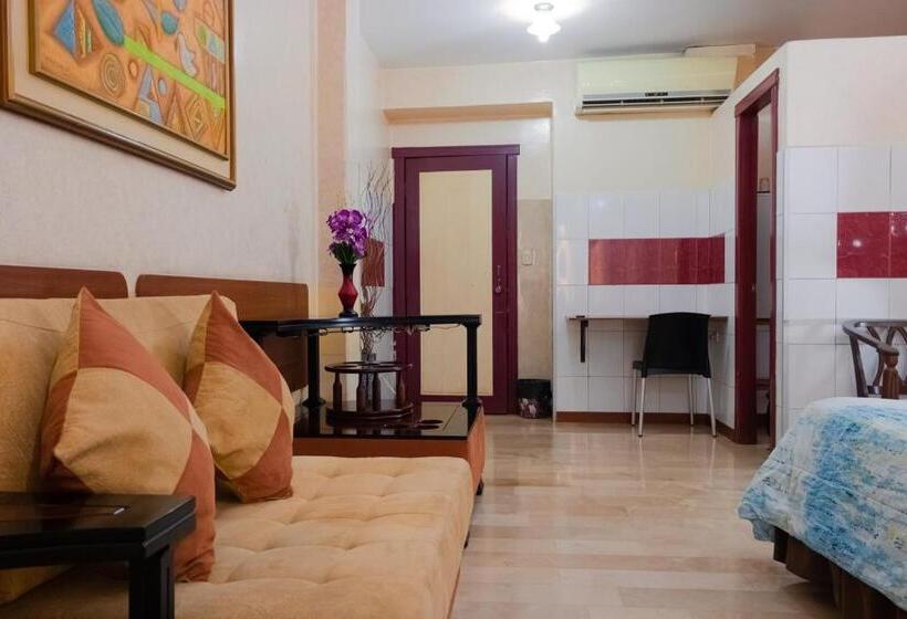 سوییت جونیور لوکس, Livingston Inn