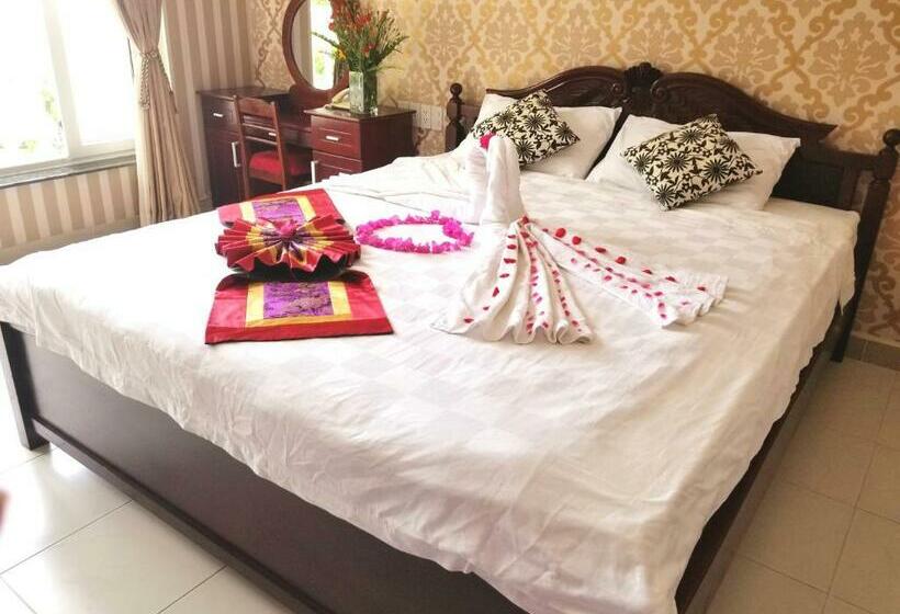 اتاق سوپریور با چشمانداز دریا, Nathalie S Vung Tau