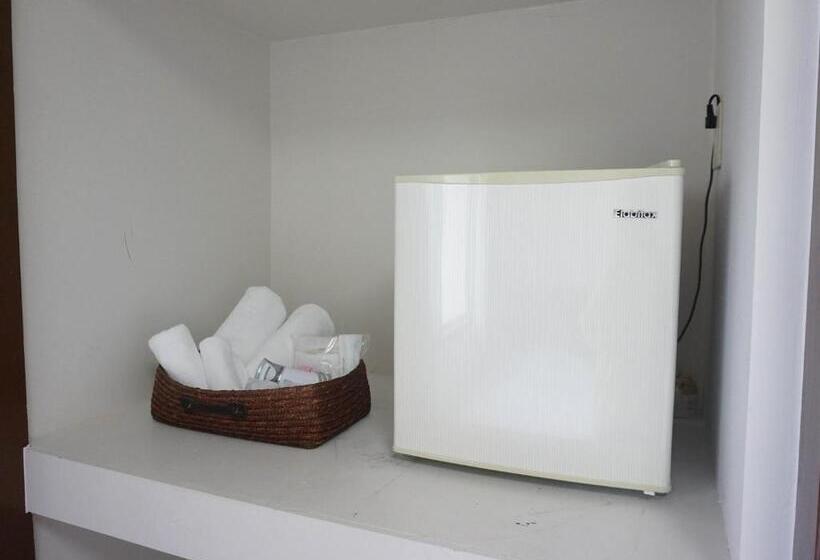 غرفة قياسية حمام مشترك, Oceans Nakijin