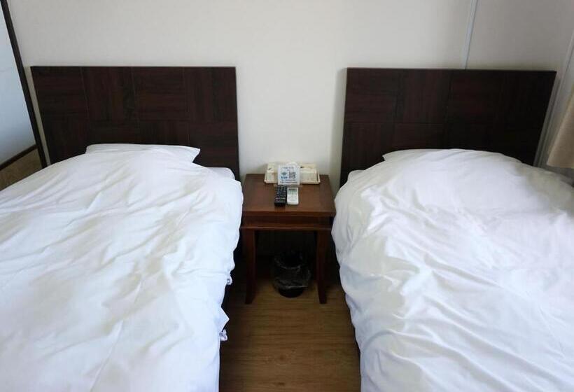 غرفة قياسية حمام مشترك, Oceans Nakijin