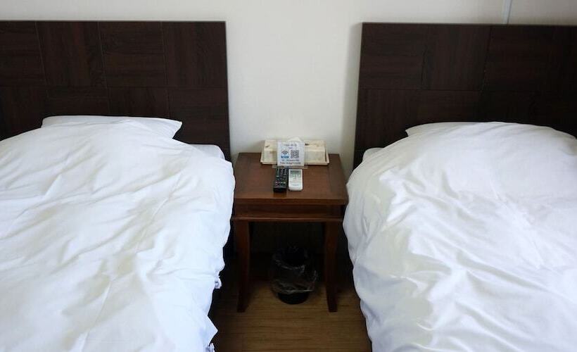 غرفة قياسية حمام مشترك, Oceans Nakijin