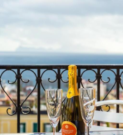 اتاق استاندارد چهار تخته, B&b Civico 33