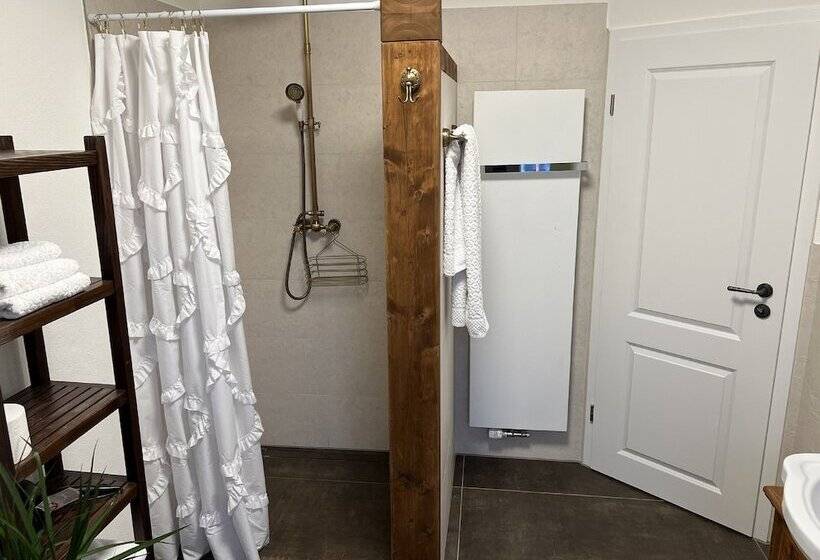 Номер Стандарт, Der Moserhof