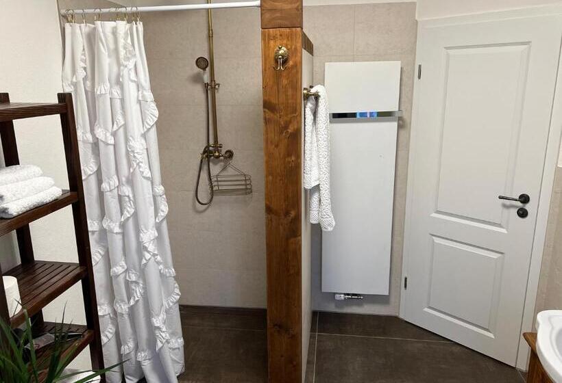 Номер Стандарт, Der Moserhof