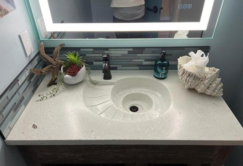 جناح سوبيريور, Harborwalk Inn