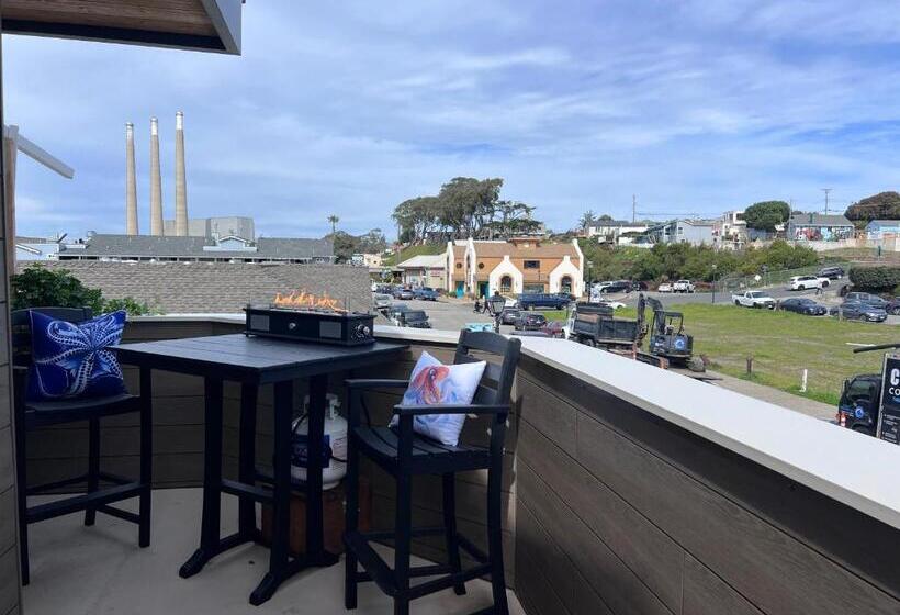 جناح جونيور مزوَّد بتراس, Harborwalk Inn